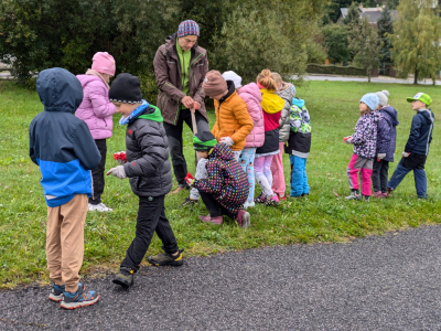 Malí zahradníci pomáhají přírodě